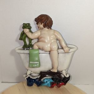 VTG Wall Decor Child Holding Frog